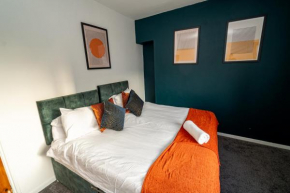 Stylish 3-Bed Swansea Home with WiFi & Kitchen